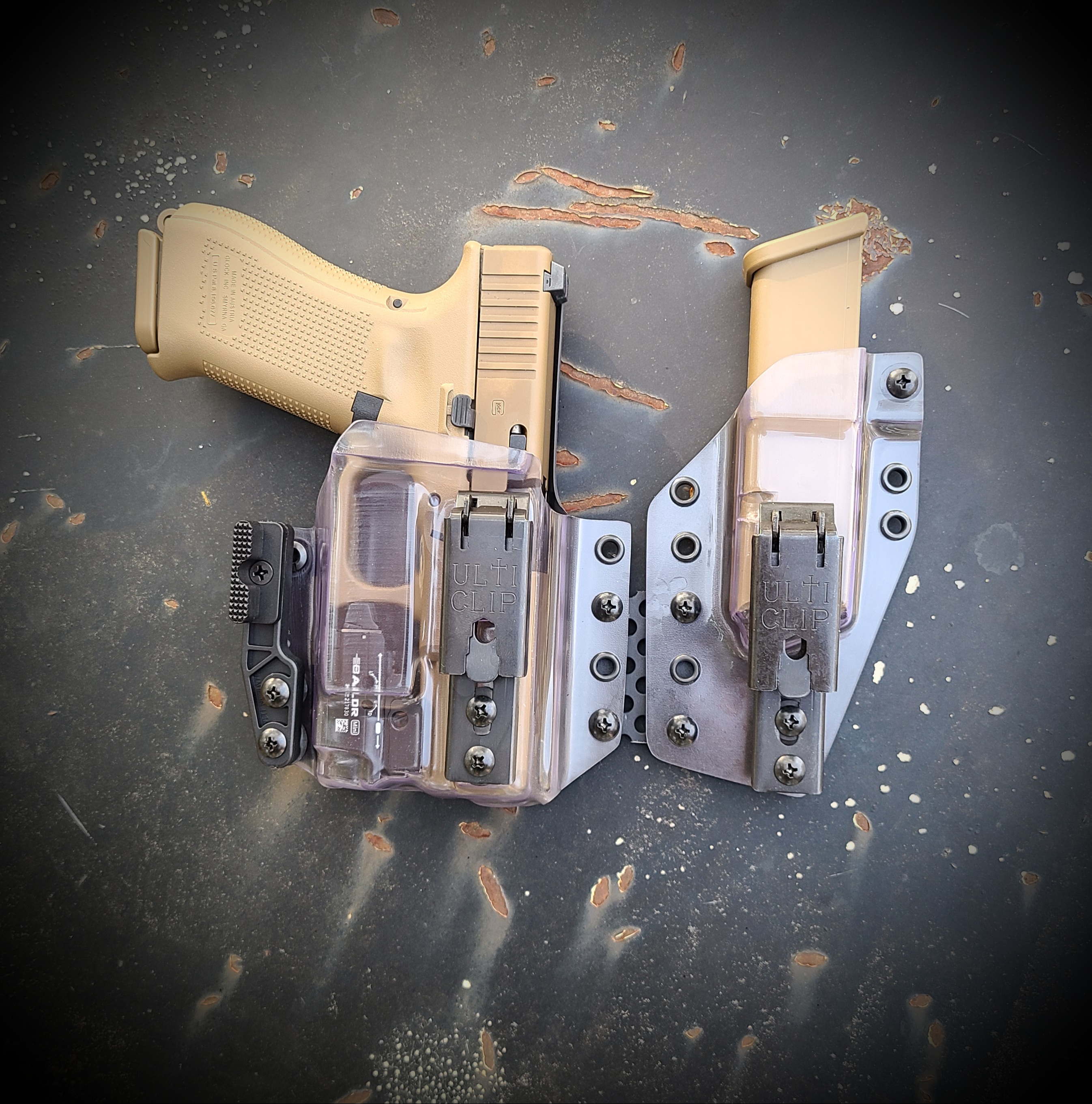 Hanguns with OLIGHT PL-2 USA GUNMETAL GRAY OWB Kydex Holster for 50 